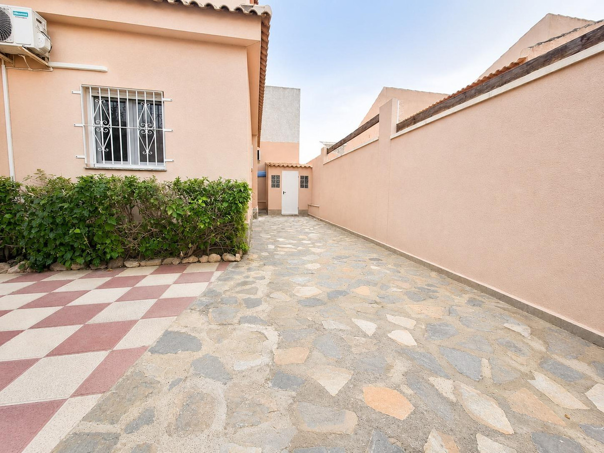 Se vende Villa - Chalet de 3 dormitorios en Costa Blanca, Alicante, España