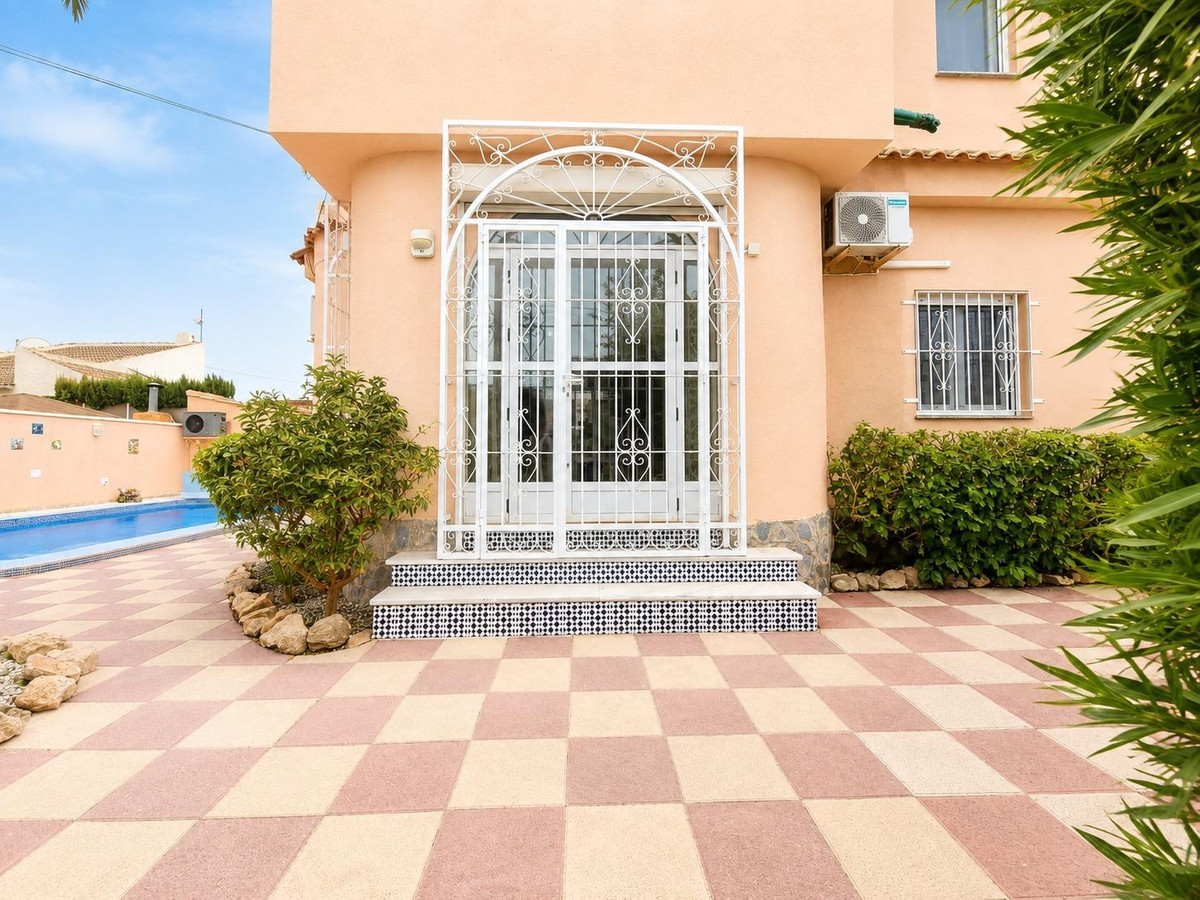Se vende Villa - Chalet de 3 dormitorios en Costa Blanca, Alicante, España