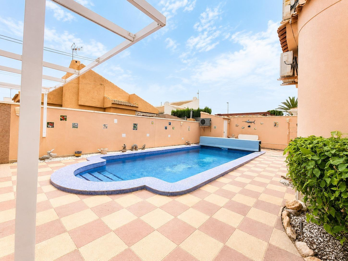 Se vende Villa - Chalet de 3 dormitorios en Costa Blanca, Alicante, España