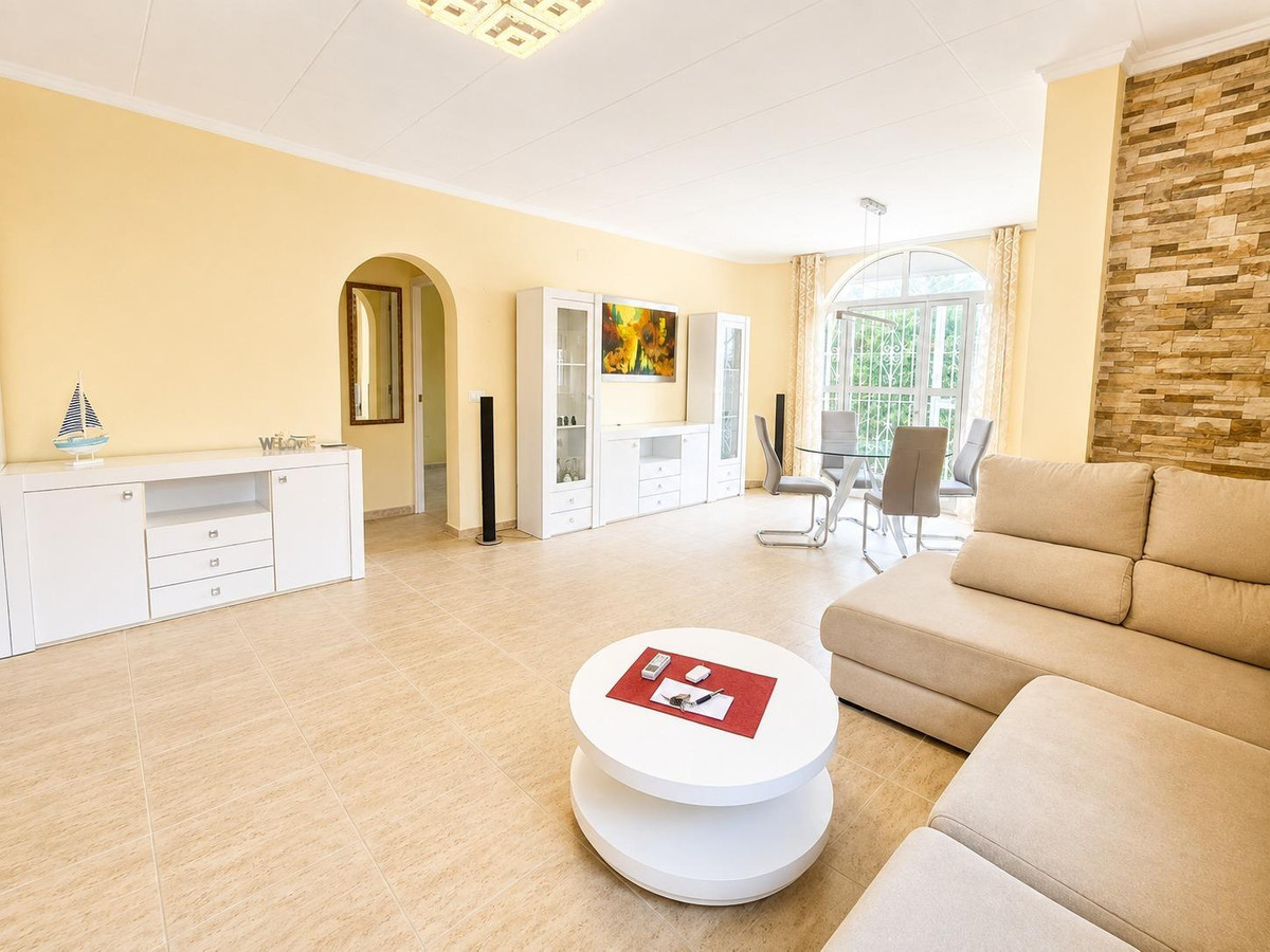 Se vende Villa - Chalet de 3 dormitorios en Costa Blanca, Alicante, España