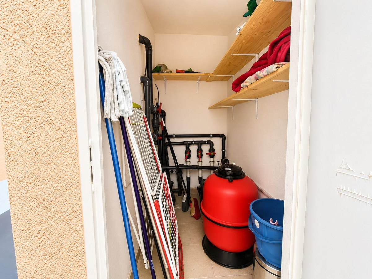 Se vende Villa - Chalet de 3 dormitorios en Costa Blanca, Alicante, España