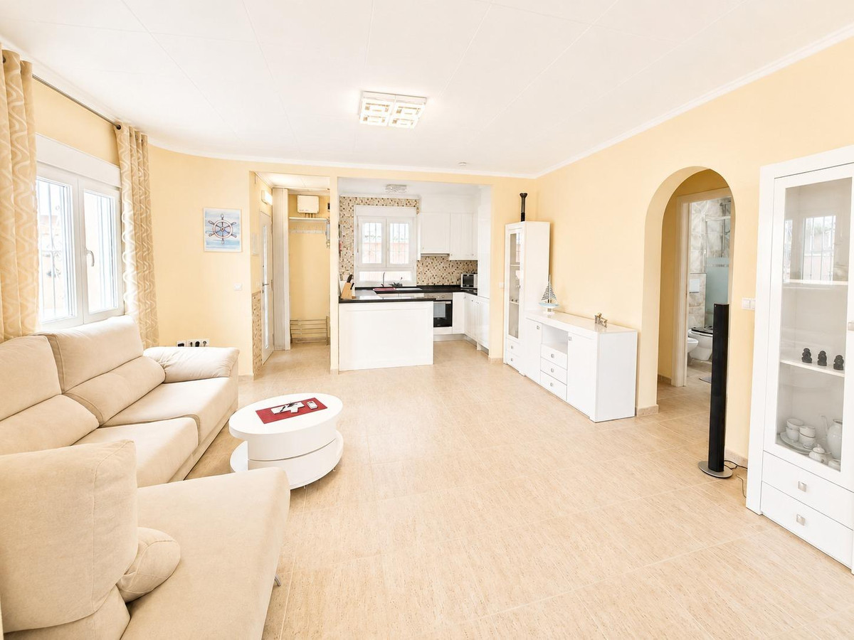 Se vende Villa - Chalet de 3 dormitorios en Costa Blanca, Alicante, España