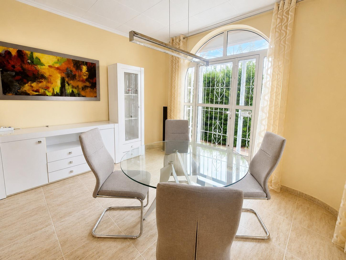 Se vende Villa - Chalet de 3 dormitorios en Costa Blanca, Alicante, España