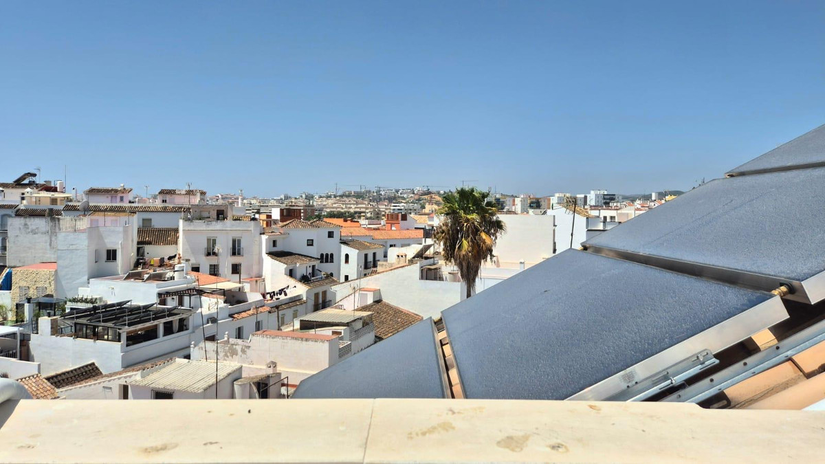 9 Bed Commercial unit for sale in Estepona Costa Del Sol, Málaga, Spain