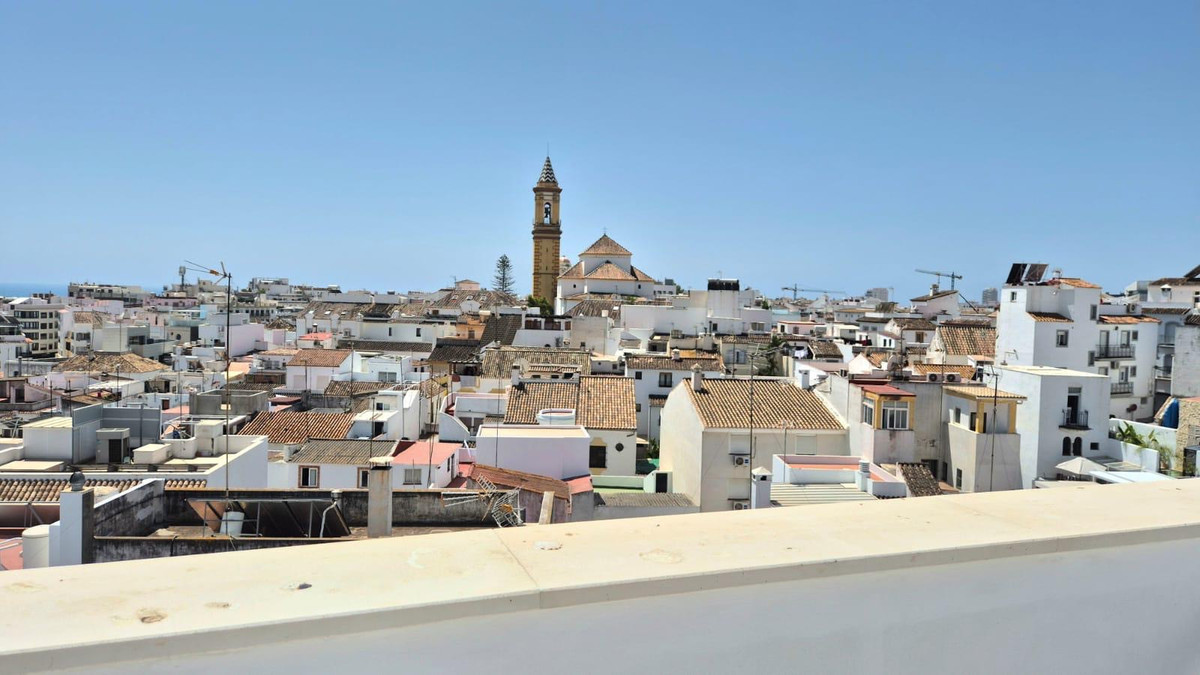9 Bed Commercial unit for sale in Estepona Costa Del Sol, Málaga, Spain