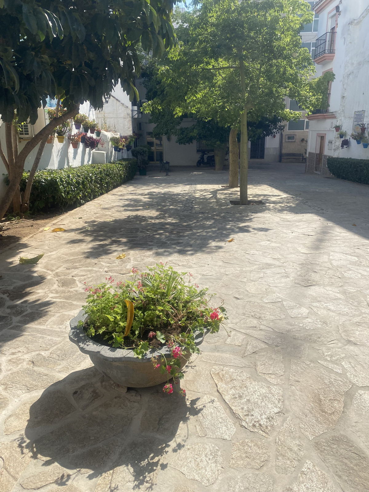 9 Bed Commercial unit for sale in Estepona Costa Del Sol, Málaga, Spain