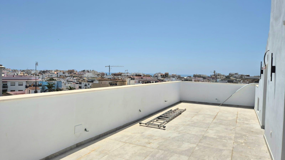 9 Bed Commercial unit for sale in Estepona Costa Del Sol, Málaga, Spain
