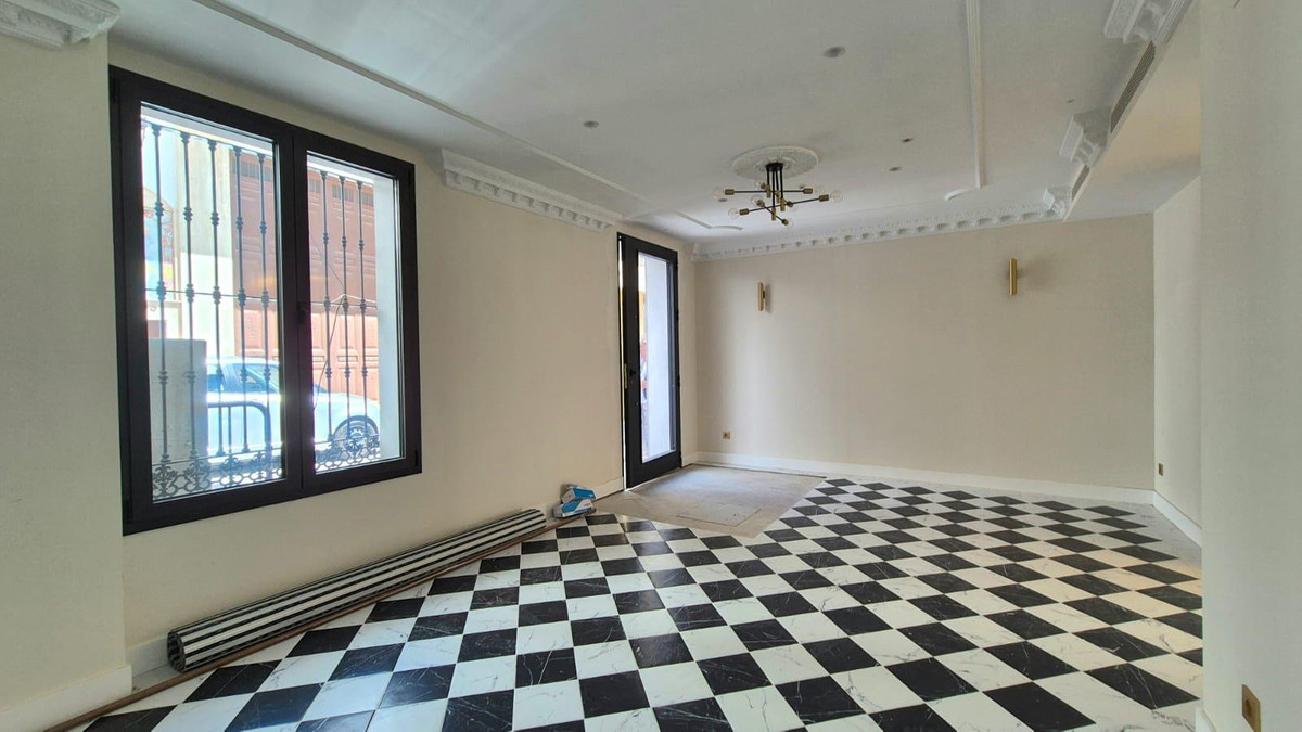 9 Bed Commercial unit for sale in Estepona Costa Del Sol, Málaga, Spain