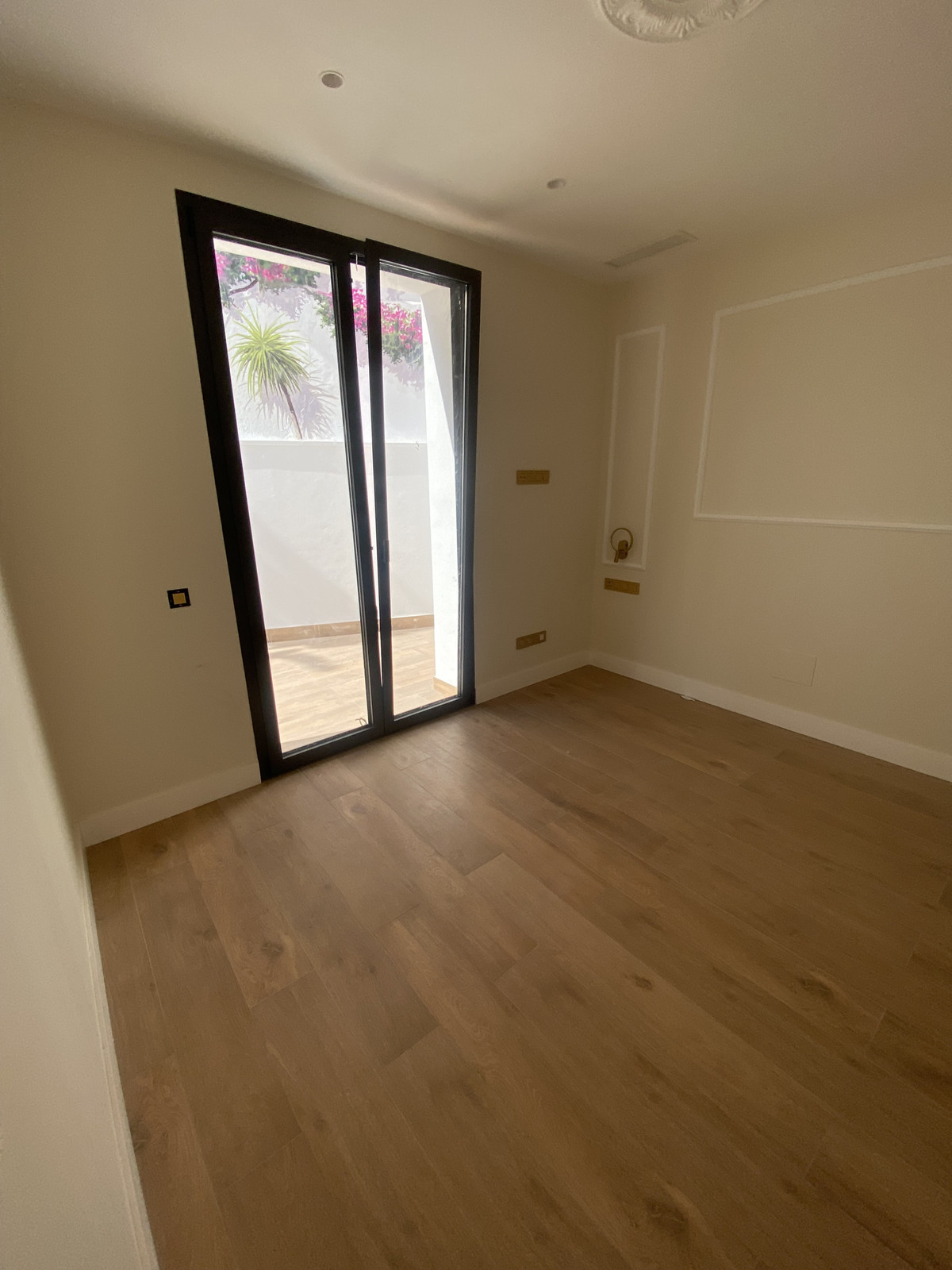 9 Bed Commercial unit for sale in Estepona Costa Del Sol, Málaga, Spain