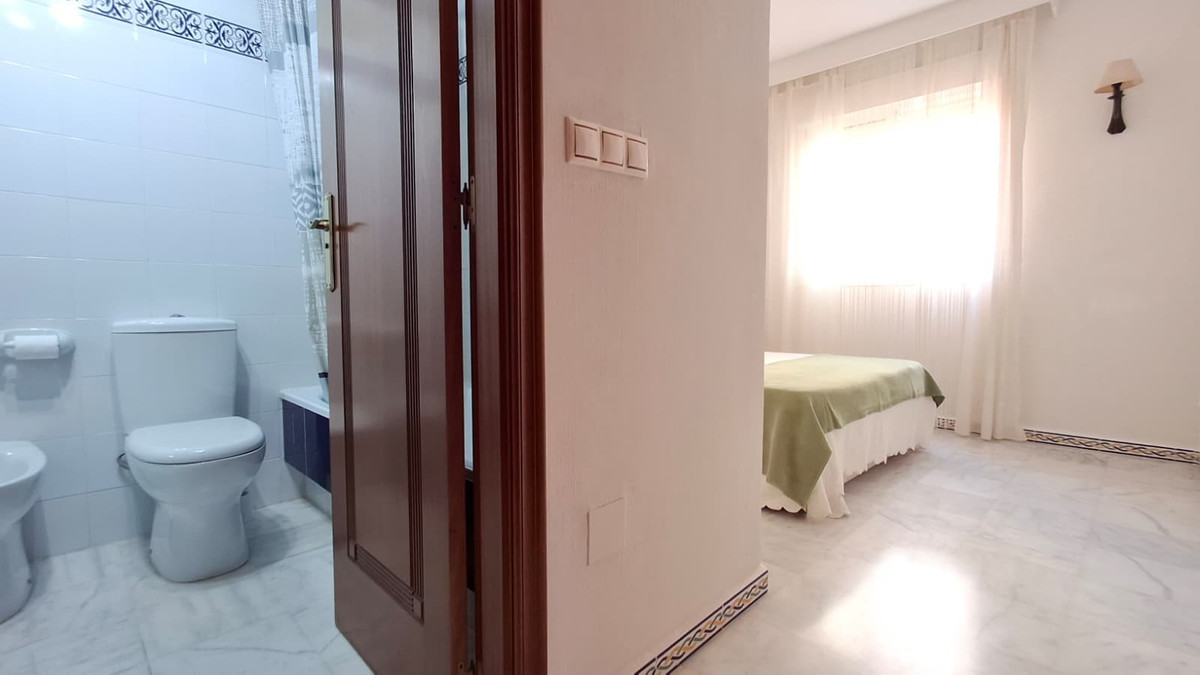 2 Bed Apartment for sale in Playa De Los Locos Costa Blanca, Alicante, Spain