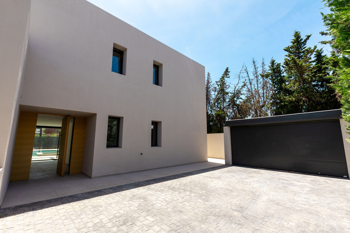 8 Bed Townhouse for sale in Cortijo Blanco Costa Del Sol, Málaga, Spain