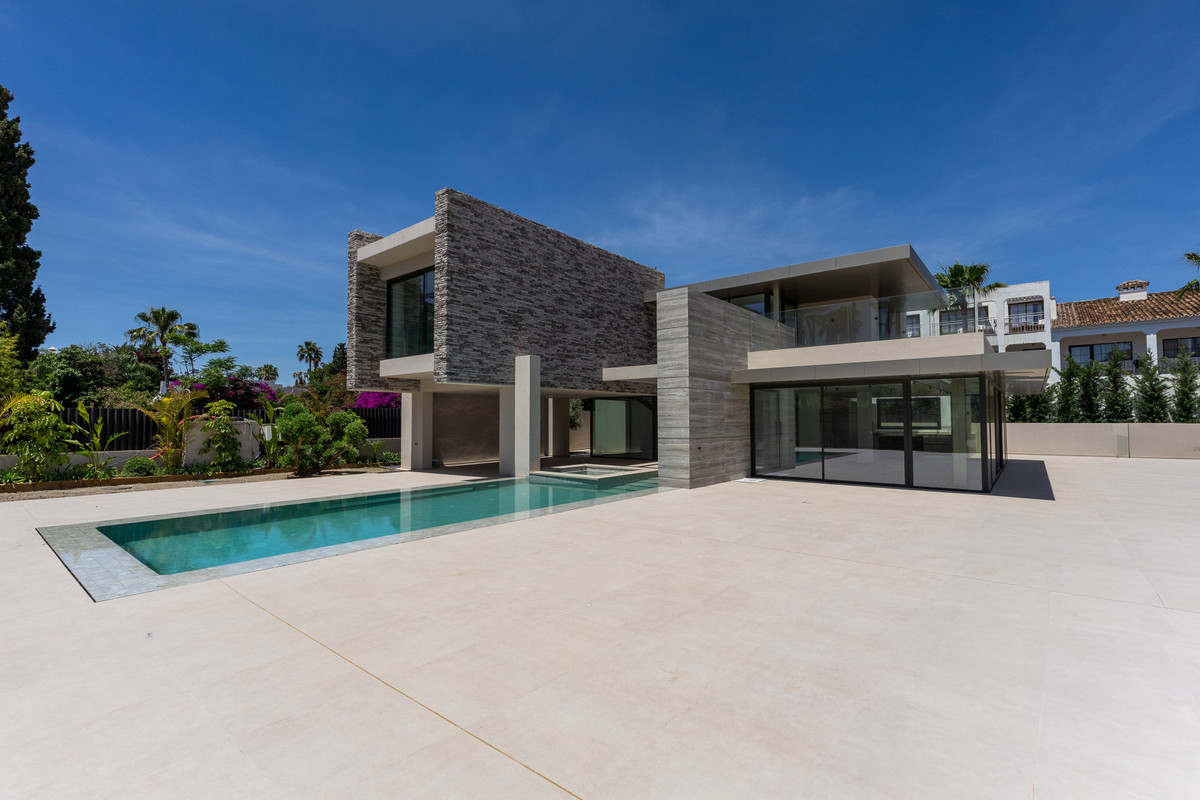 8 Bed Townhouse for sale in Cortijo Blanco Costa Del Sol, Málaga, Spain