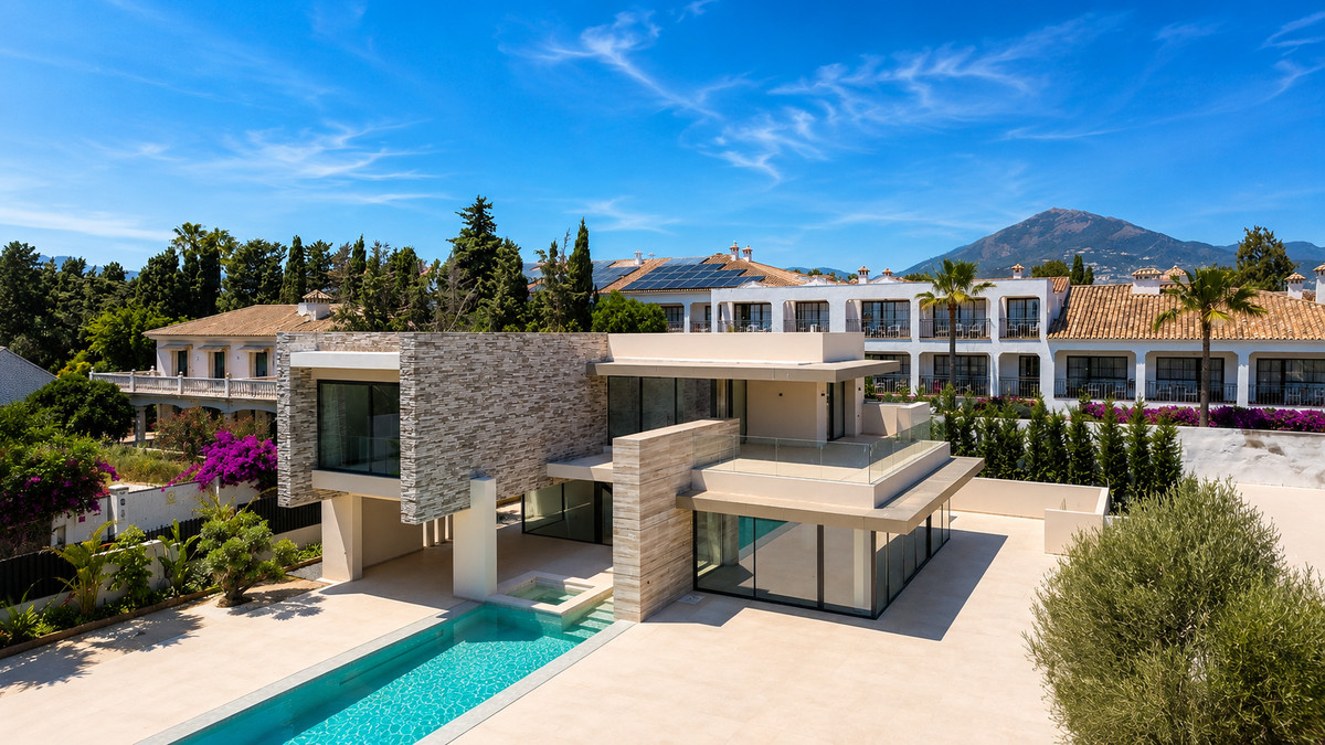8 Bed Townhouse for sale in Cortijo Blanco Costa Del Sol, Málaga, Spain