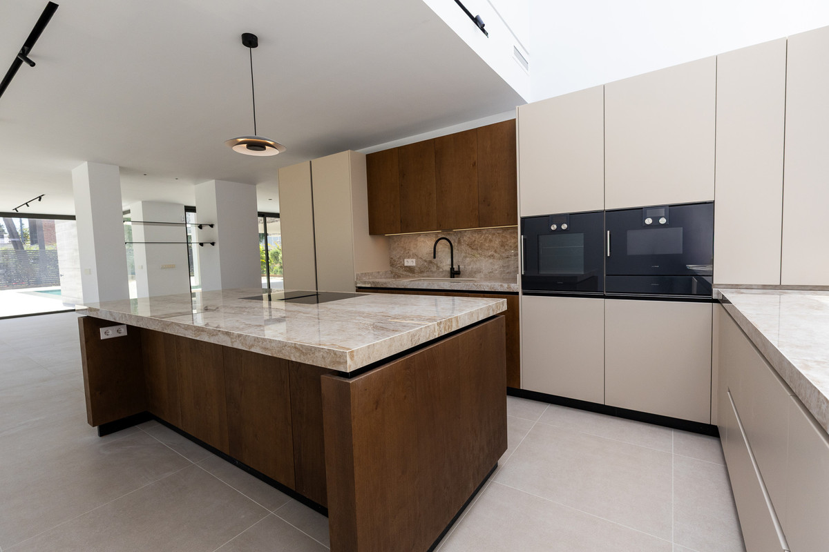 8 Bed Townhouse for sale in Cortijo Blanco Costa Del Sol, Málaga, Spain
