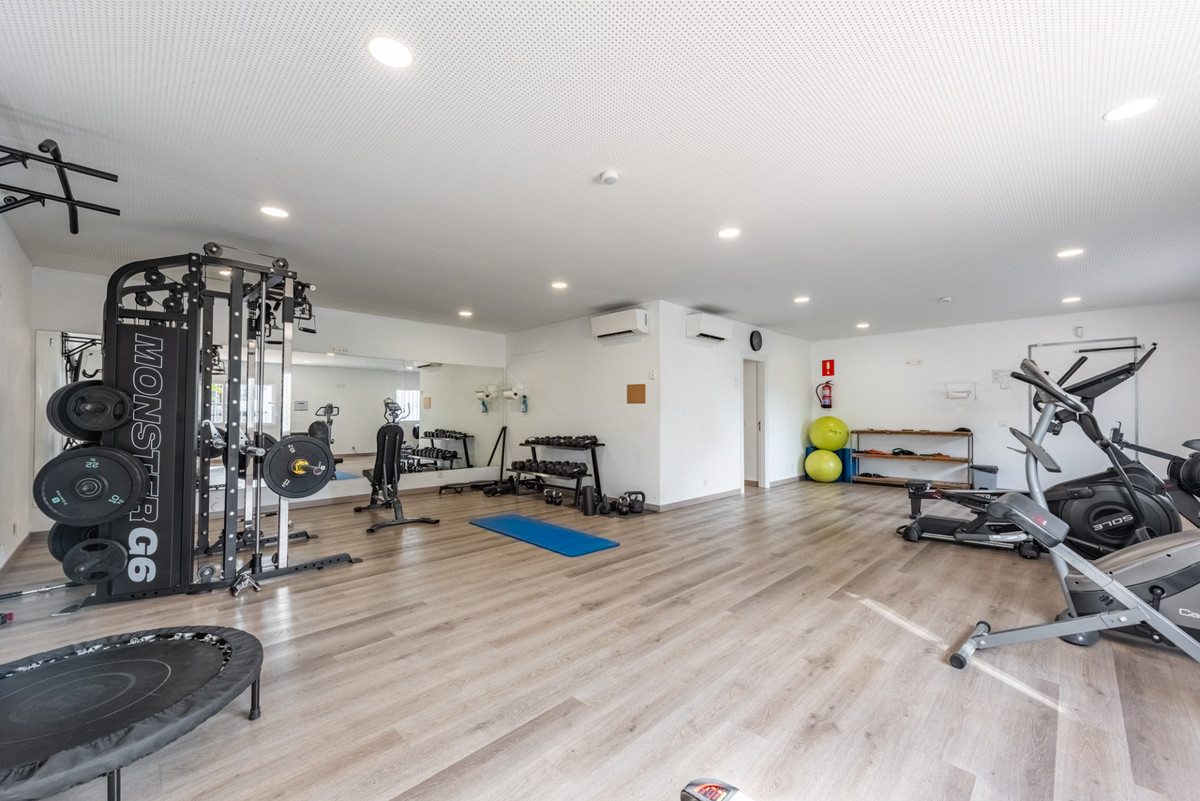 3 Bed Apartment for sale in Nueva Andalucía Costa Del Sol, Málaga, Spain