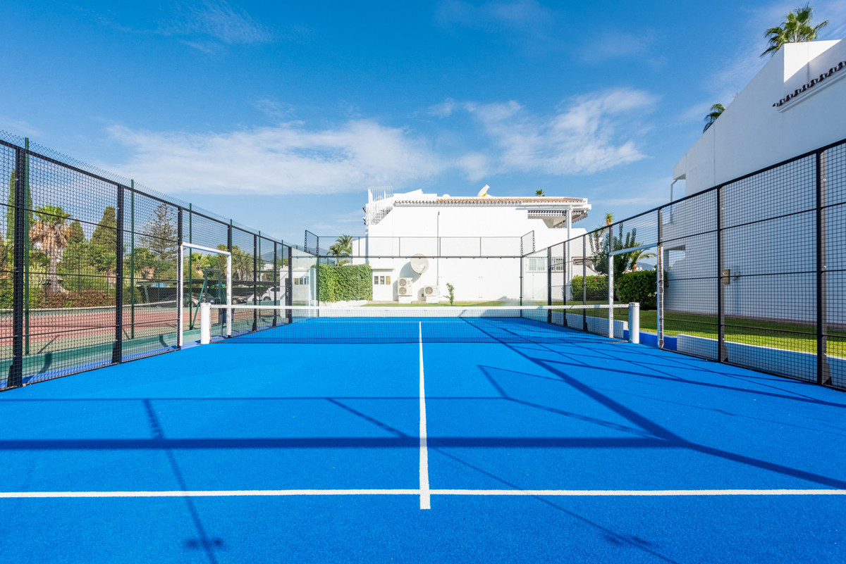 3 Bed Apartment for sale in Nueva Andalucía Costa Del Sol, Málaga, Spain