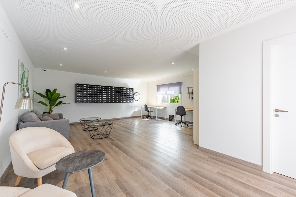 3 Bed Apartment for sale in Nueva Andalucía Costa Del Sol, Málaga, Spain