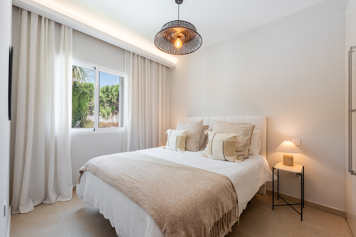 3 Bed Apartment for sale in Nueva Andalucía Costa Del Sol, Málaga, Spain