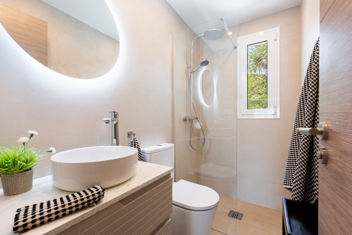 3 Bed Apartment for sale in Nueva Andalucía Costa Del Sol, Málaga, Spain