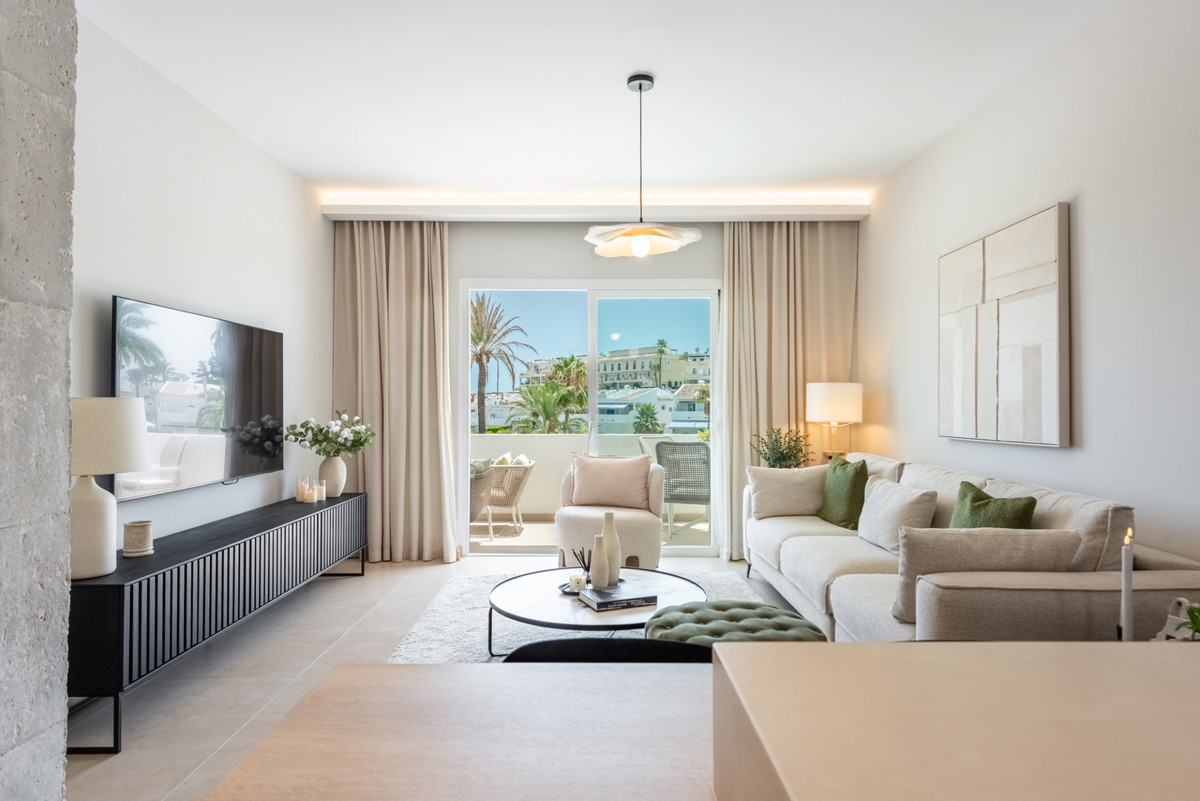 3 Bed Apartment for sale in Nueva Andalucía Costa Del Sol, Málaga, Spain