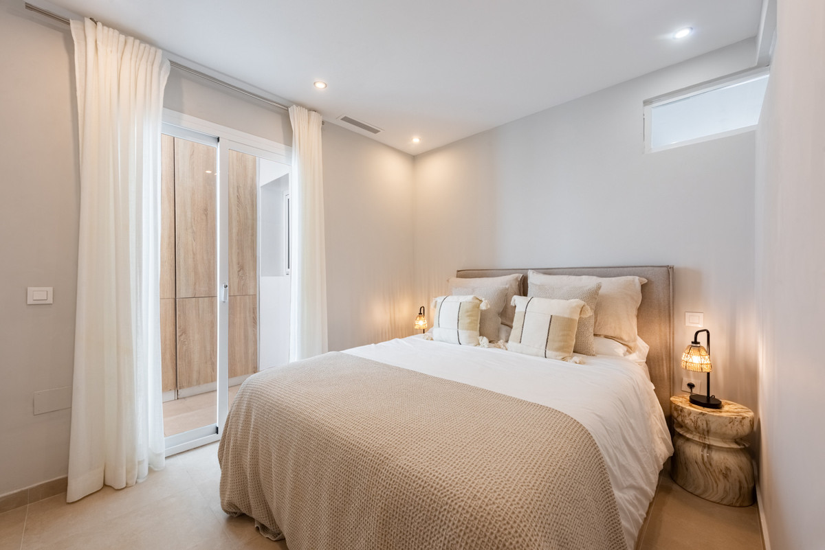 3 Bed Apartment for sale in Nueva Andalucía Costa Del Sol, Málaga, Spain