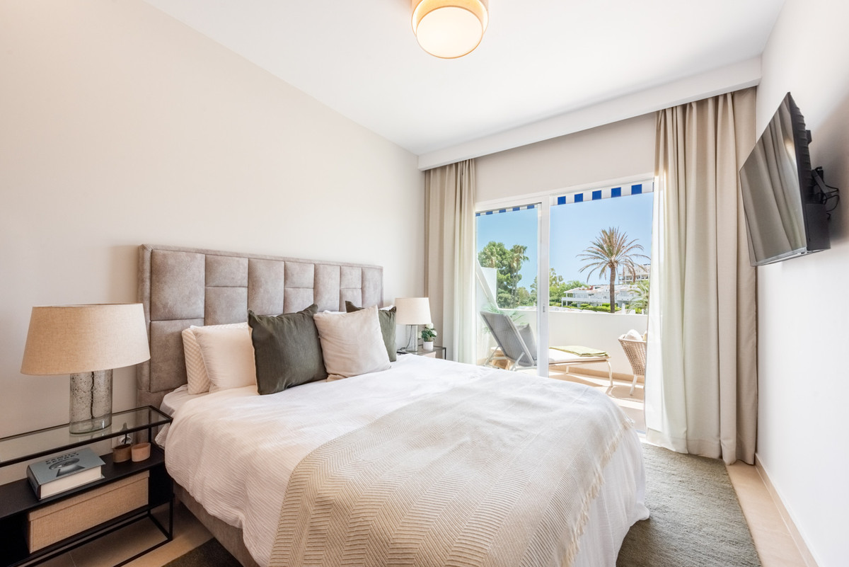 3 Bed Apartment for sale in Nueva Andalucía Costa Del Sol, Málaga, Spain