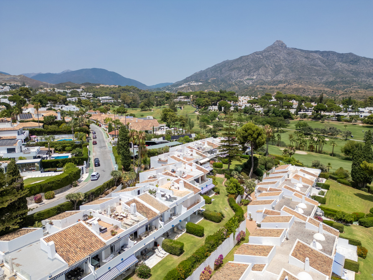 3 Bed Apartment for sale in Nueva Andalucía Costa Del Sol, Málaga, Spain