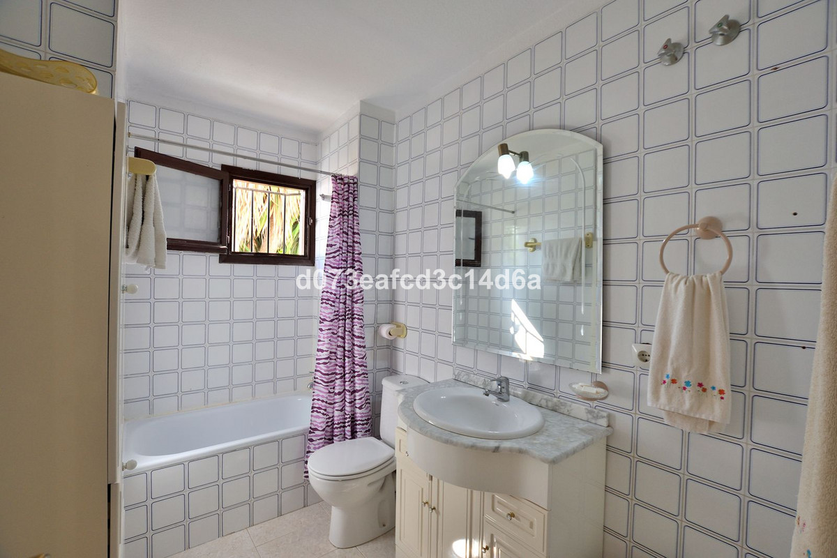 3 Bed Apartment for sale in Ronda Costa Del Sol, Málaga, Spain
