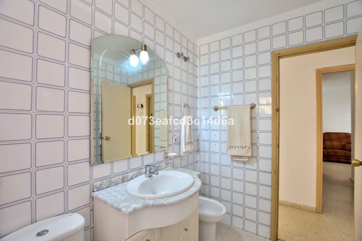 3 Bed Apartment for sale in Ronda Costa Del Sol, Málaga, Spain