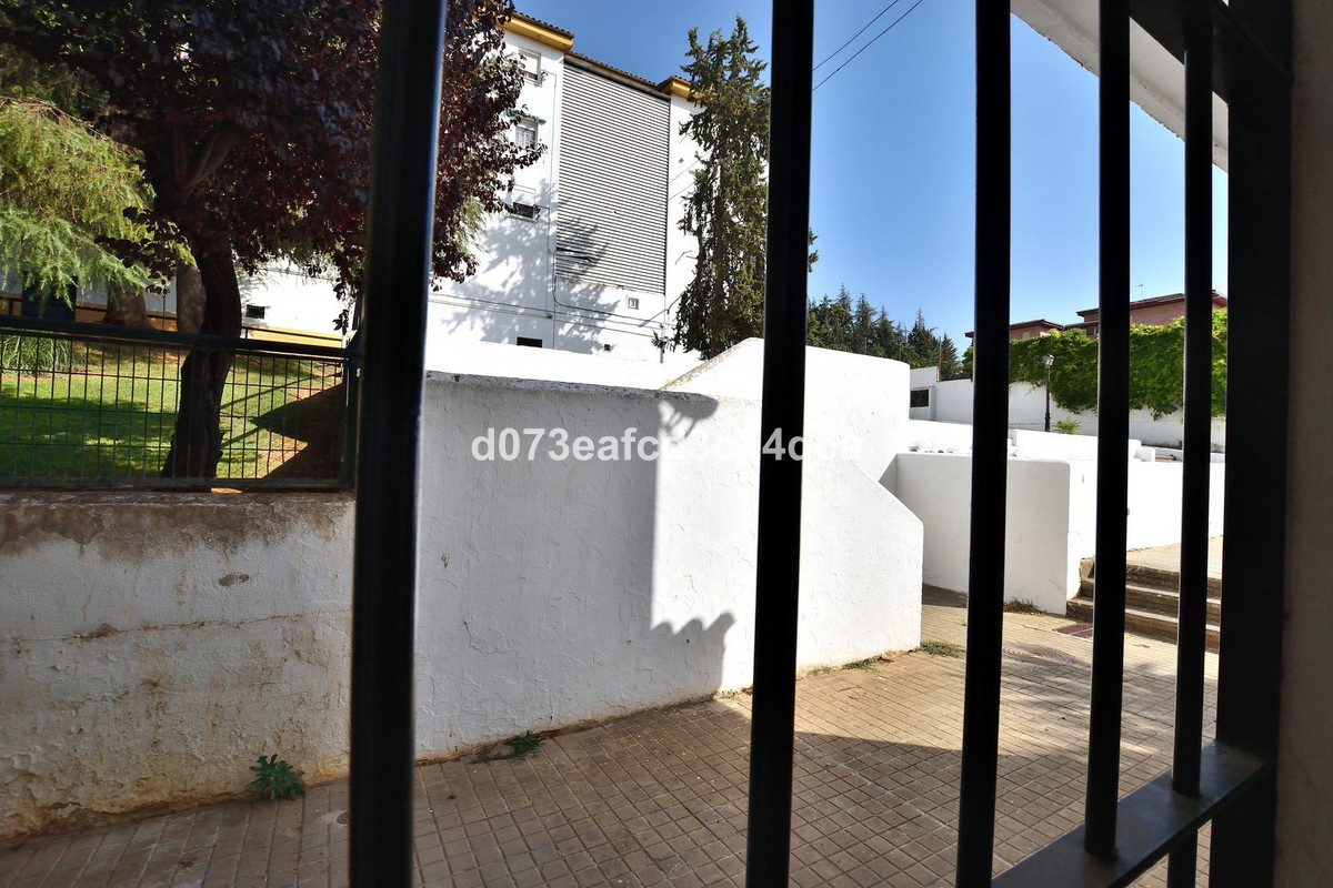 3 Bed Apartment for sale in Ronda Costa Del Sol, Málaga, Spain