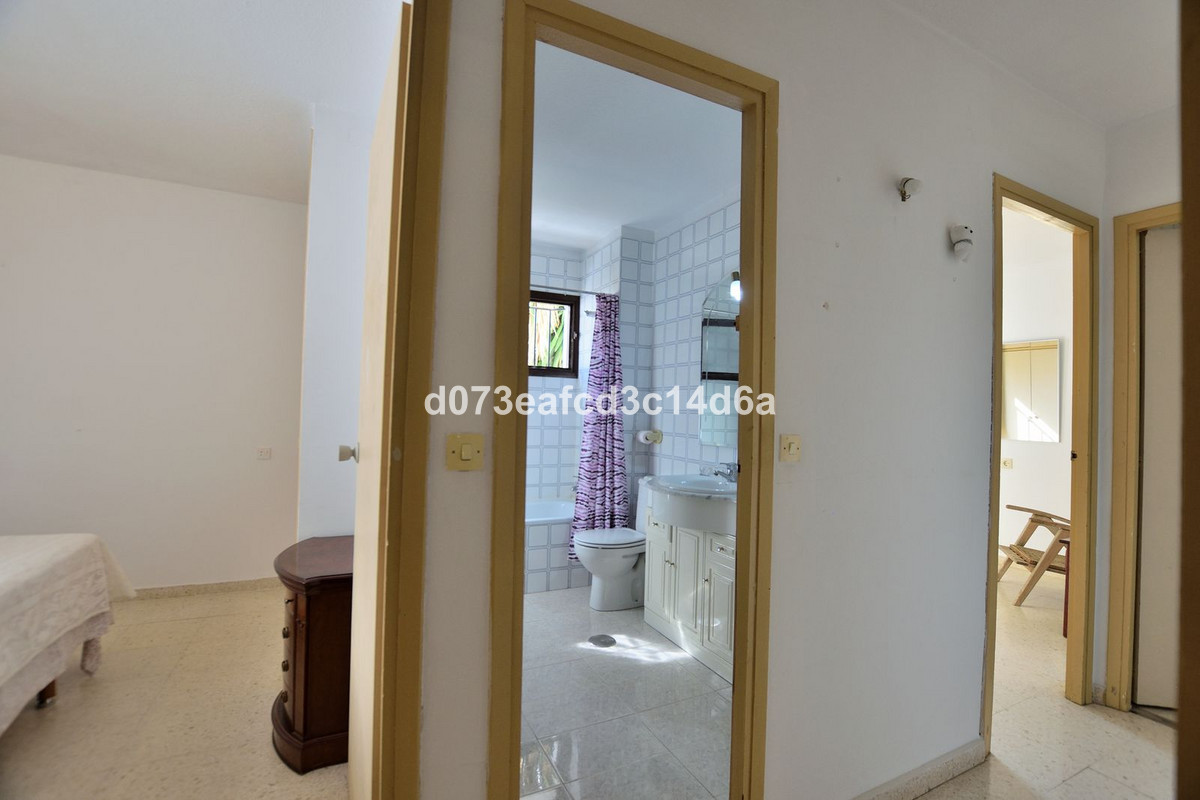 3 Bed Apartment for sale in Ronda Costa Del Sol, Málaga, Spain