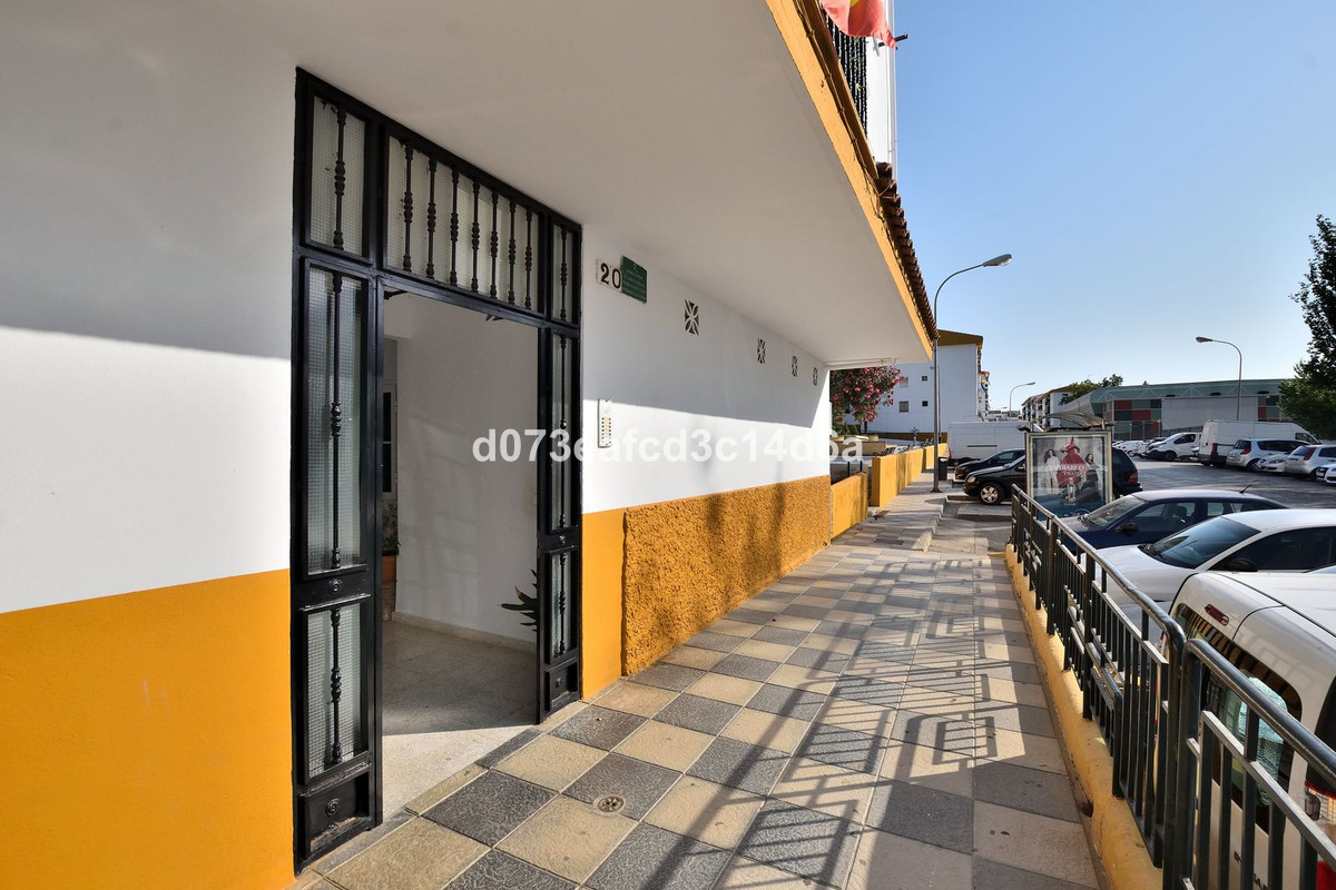 3 Bed Apartment for sale in Ronda Costa Del Sol, Málaga, Spain
