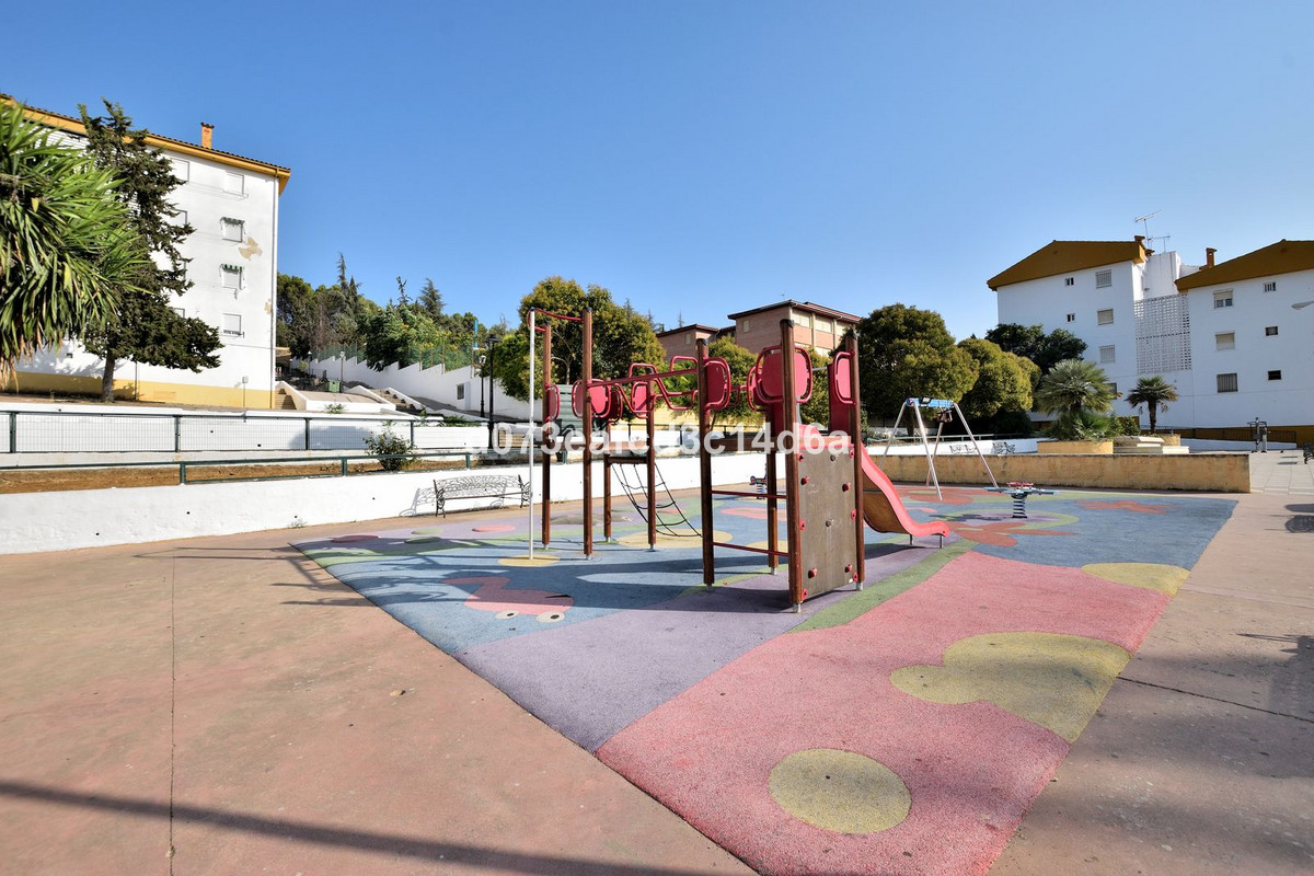 3 Bed Apartment for sale in Ronda Costa Del Sol, Málaga, Spain