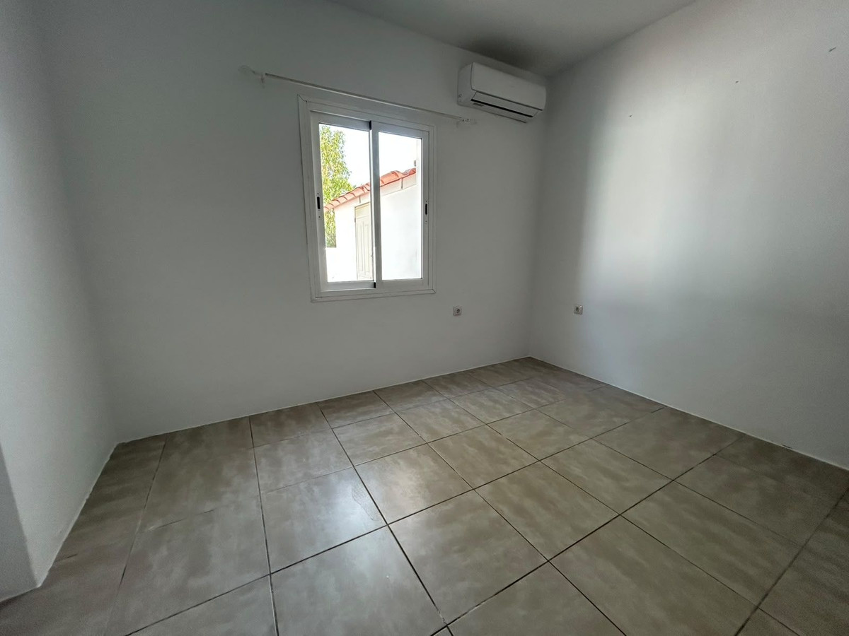 2 Bed Townhouse for sale in Estepona Costa Del Sol, Málaga, Spain