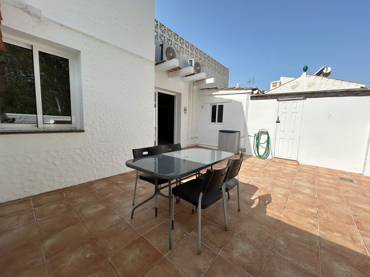 2 Bed Townhouse for sale in Estepona Costa Del Sol, Málaga, Spain