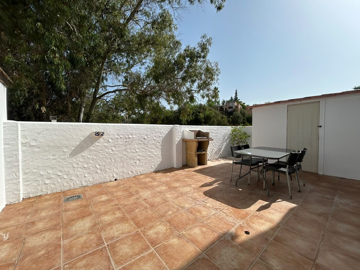 2 Bed Townhouse for sale in Estepona Costa Del Sol, Málaga, Spain