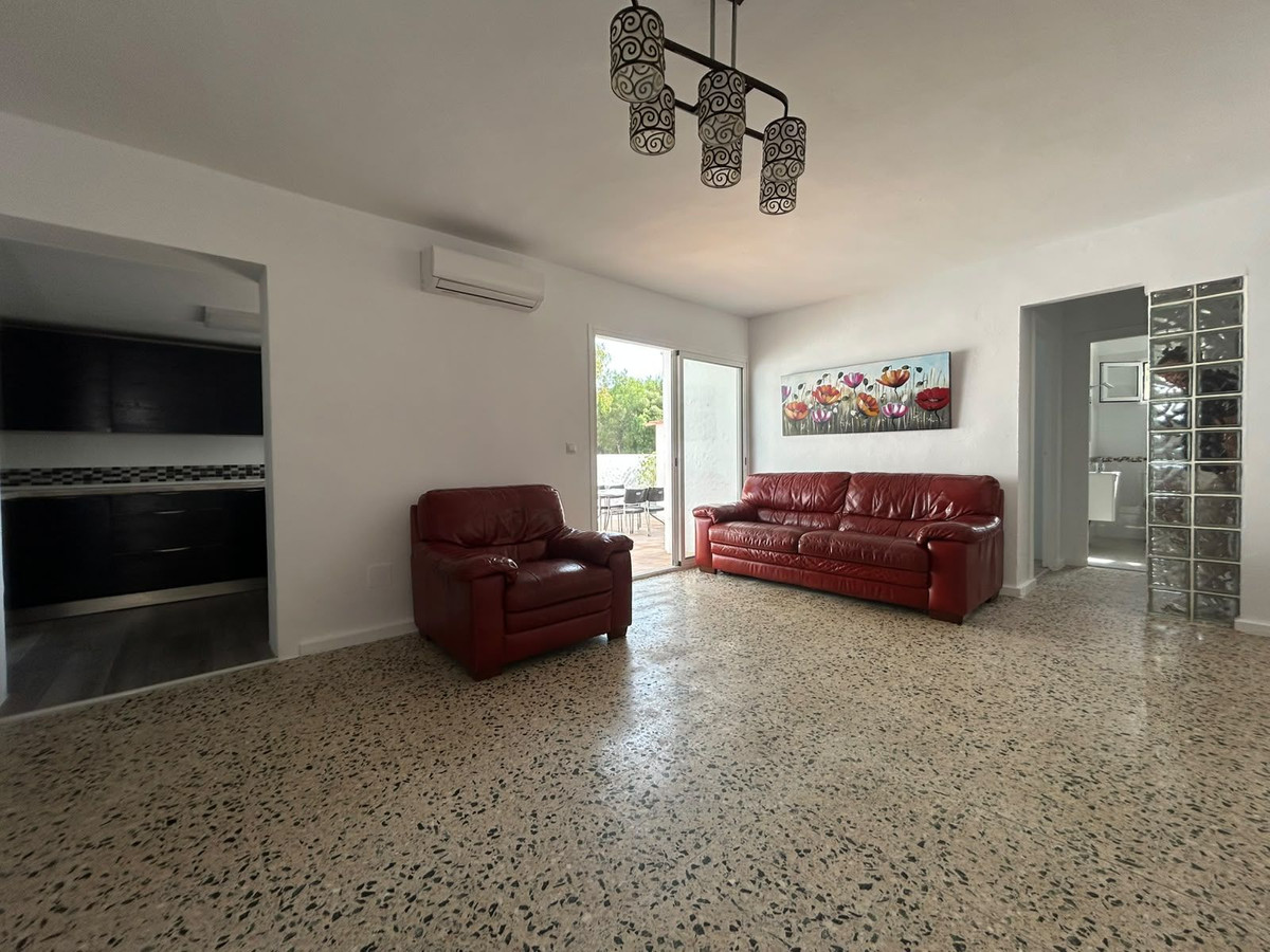 2 Bed Townhouse for sale in Estepona Costa Del Sol, Málaga, Spain