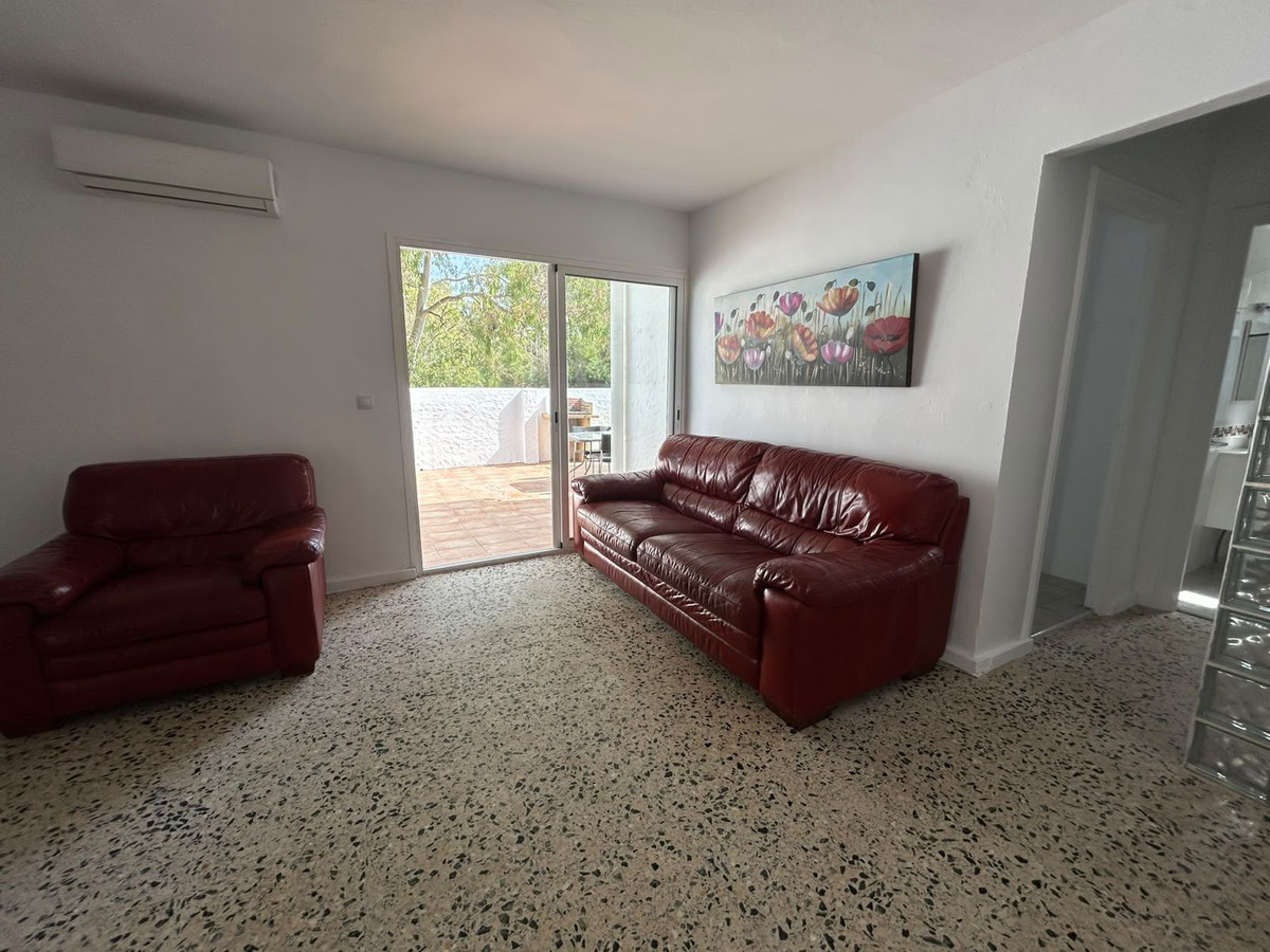 2 Bed Townhouse for sale in Estepona Costa Del Sol, Málaga, Spain