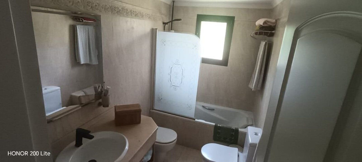 Se vende Apartamento Planta Media de 3 dormitorios en Costa Del Sol, Málaga, España