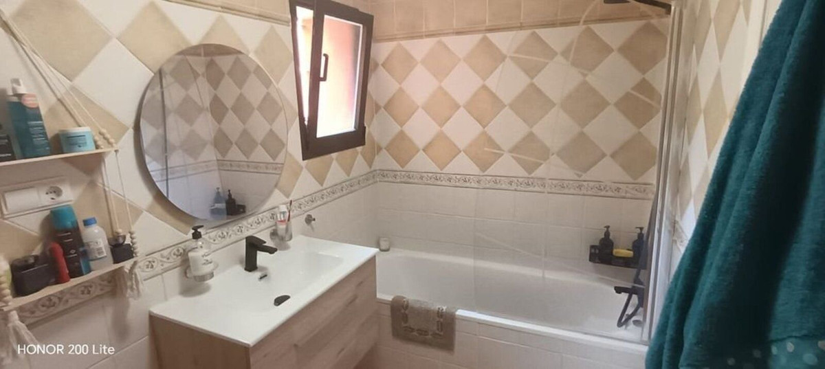 Se vende Apartamento Planta Media de 3 dormitorios en Costa Del Sol, Málaga, España