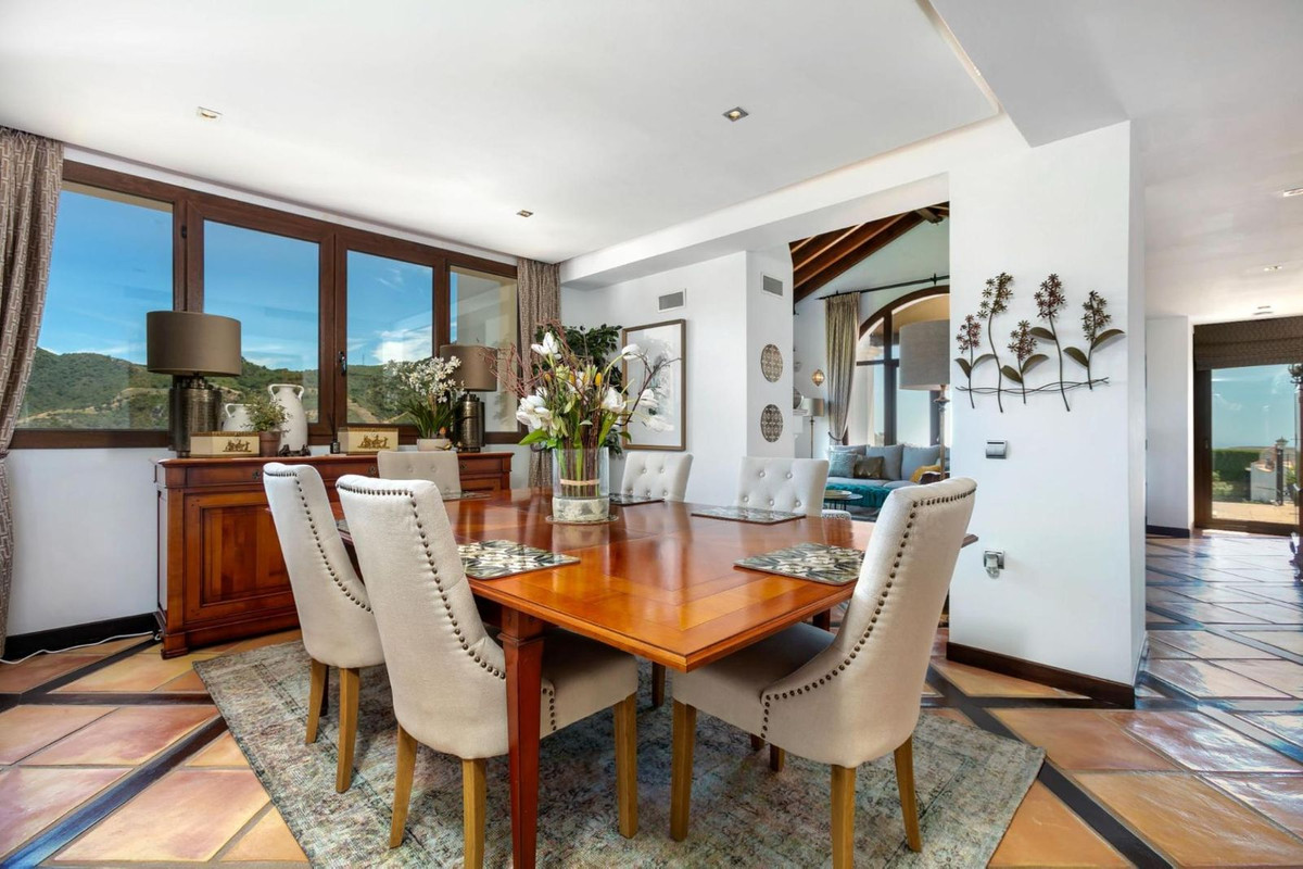 4 Bed Townhouse for sale in Benahavís Costa Del Sol, Málaga, Spain
