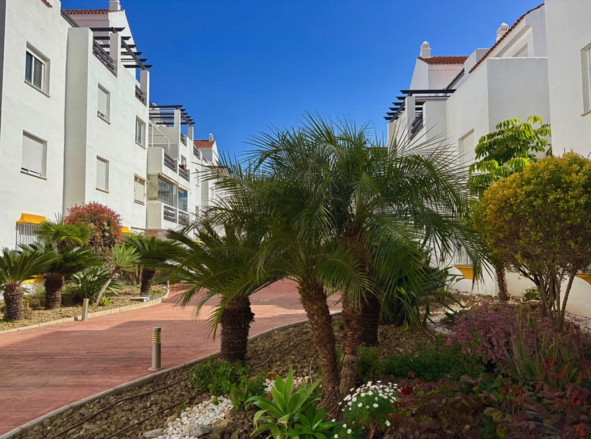 2 Bed Apartment for sale in Valle Romano Costa Del Sol, Málaga, Spain