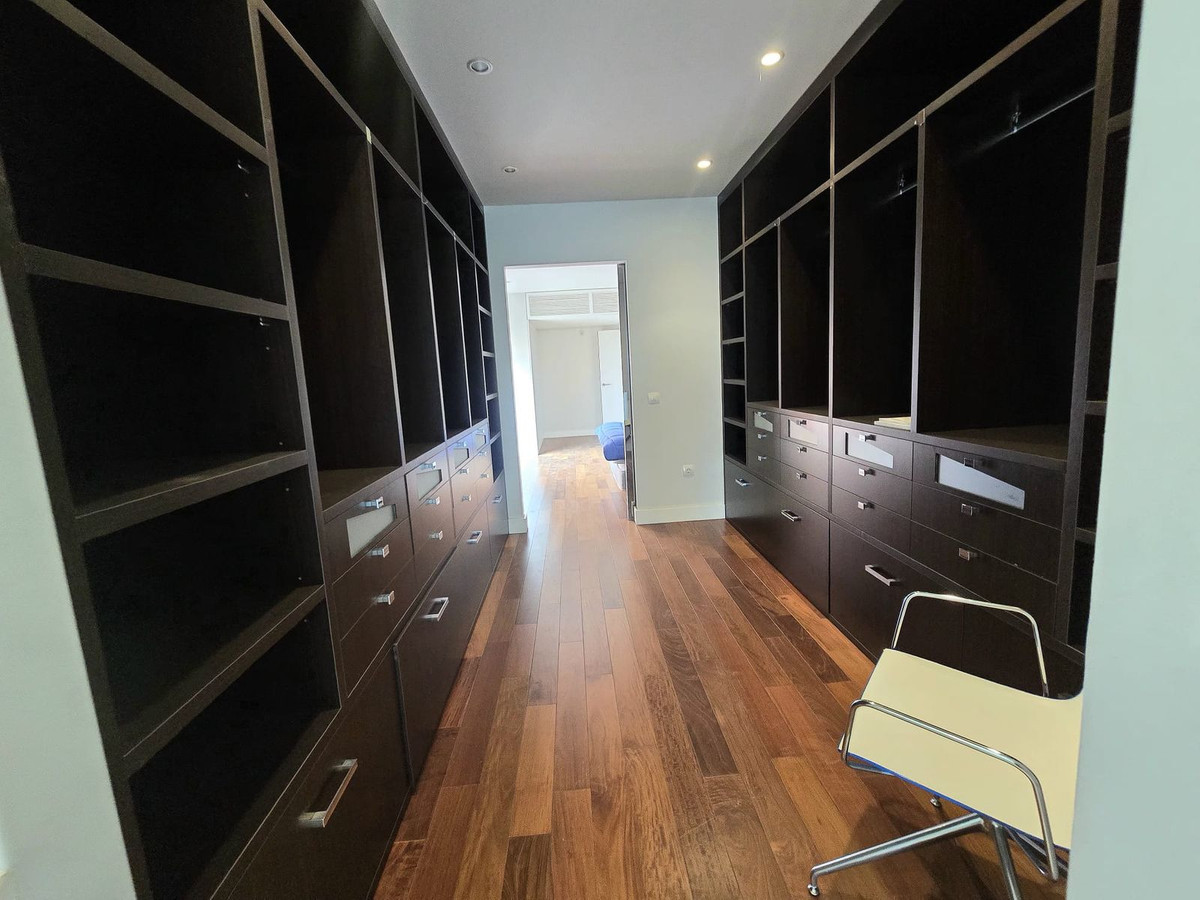 Se vende Villa - Chalet de 6 dormitorios en Costa Del Sol, Málaga, España