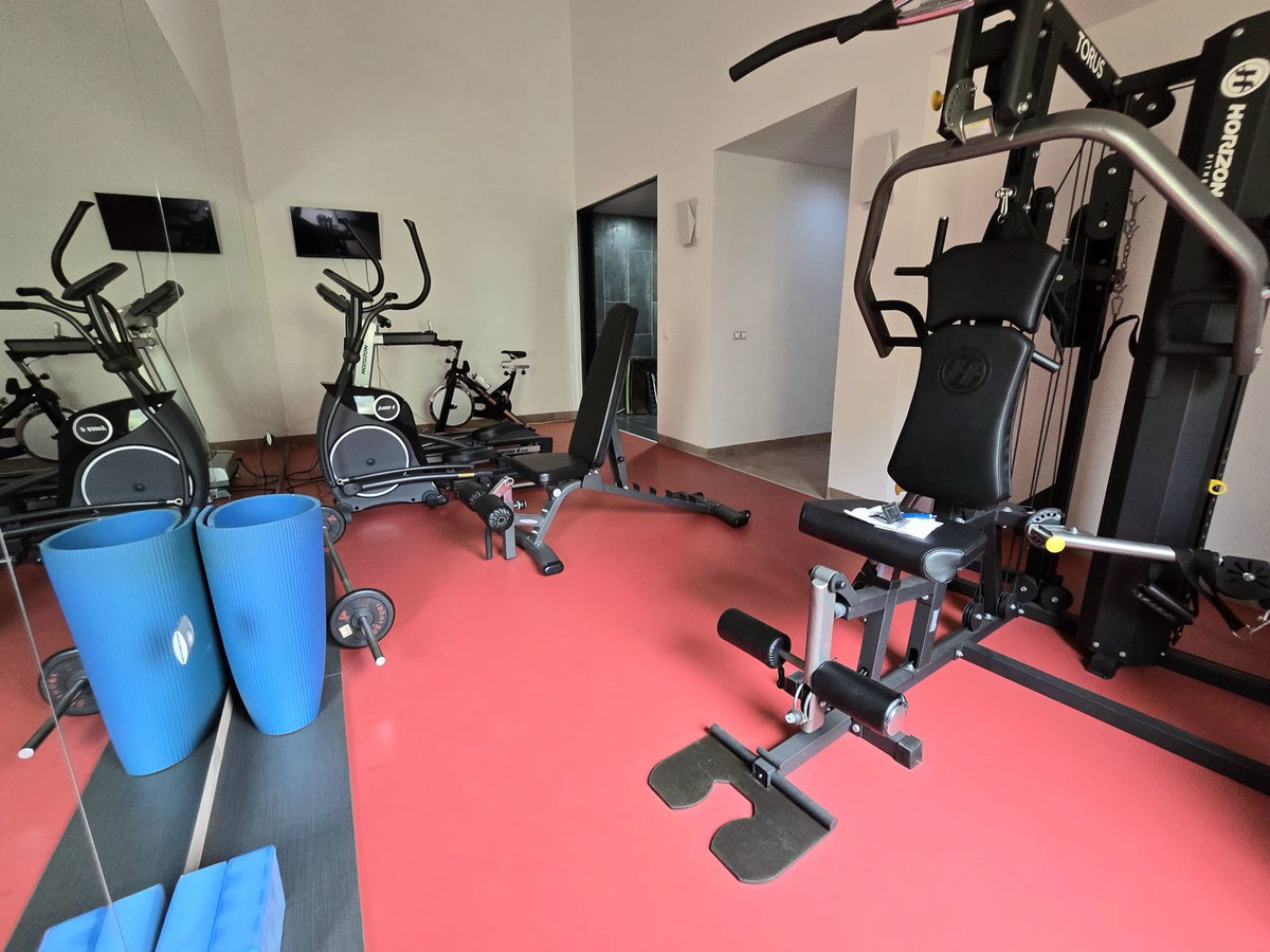 Se vende Villa - Chalet de 6 dormitorios en Costa Del Sol, Málaga, España