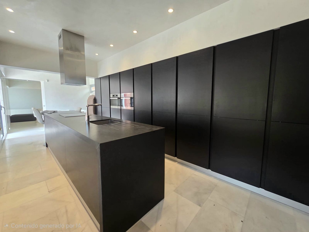 Se vende Villa - Chalet de 6 dormitorios en Costa Del Sol, Málaga, España
