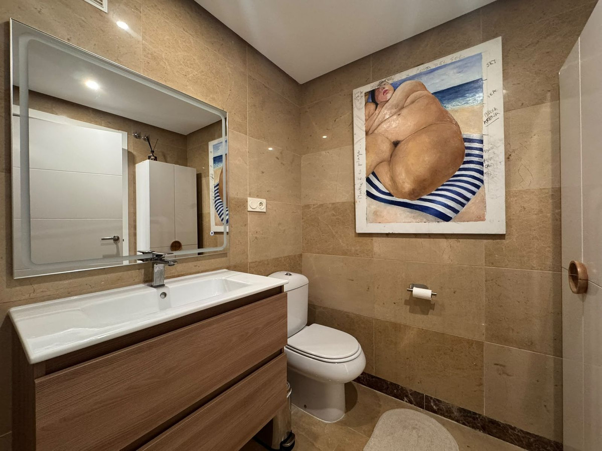 Se vende Apartamento Planta Media de 2 dormitorios en Costa Del Sol, Málaga, España