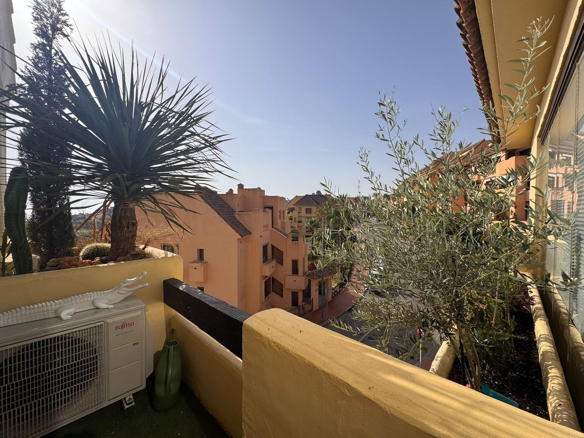 Se vende Apartamento Planta Media de 2 dormitorios en Costa Del Sol, Málaga, España