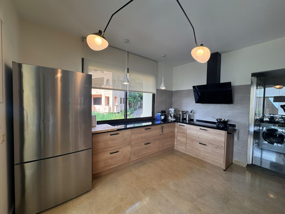 Se vende Apartamento Planta Media de 2 dormitorios en Costa Del Sol, Málaga, España