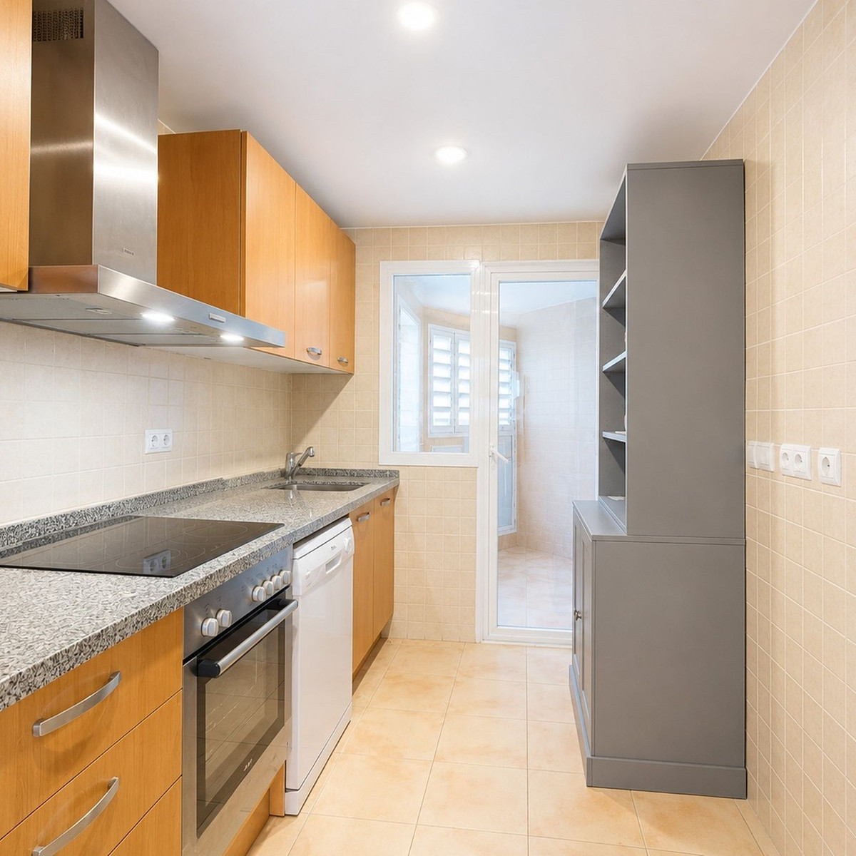 Se vende Apartamento Planta Media de 3 dormitorios en Costa Del Sol, Málaga, España