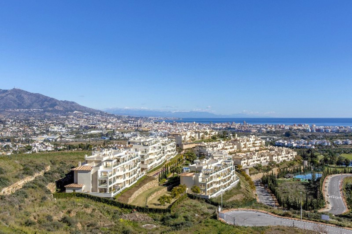 2 Bed Apartment for sale in Cerros Del Aguila Costa Del Sol, Málaga, Spain